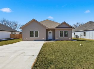 709 3rd St, Bridgeport, TX 76426