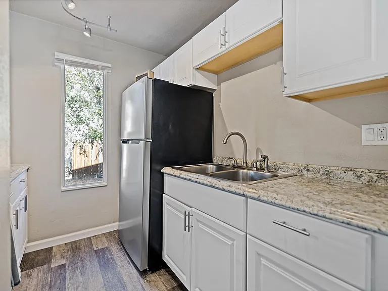 4390 Loomis Ave #A — Photo 4