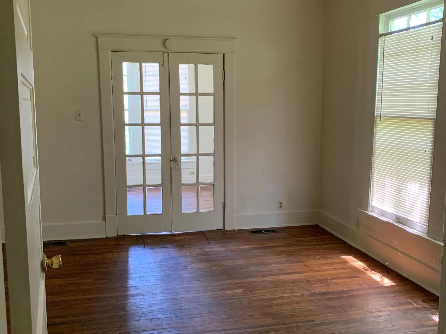 2222 Cumberland St — Photo 2