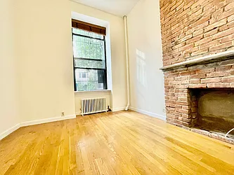 Rented by HOLTON REAL ESTATE INC.