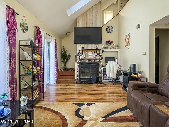2nd image of 3385 Windermere Dr