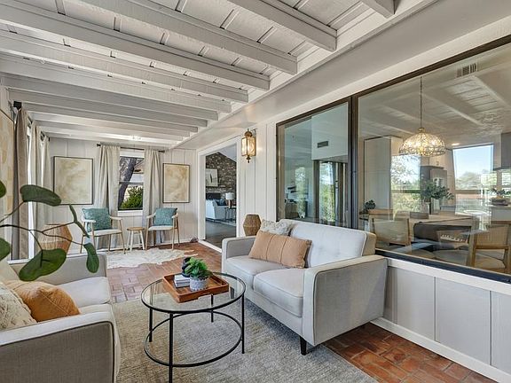 4th image of 115 Oak Ridge Dr