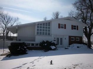 2166 230th St, Oskaloosa, IA 52577