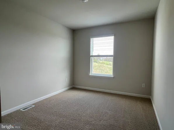 147 Tigney Dr, Stephens City, VA 22655