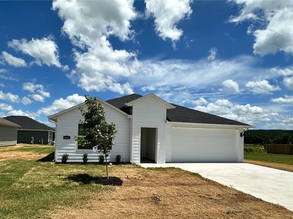 441 Raegan St, Prairie Grove, AR 72753