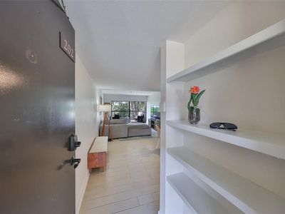 880 S Village Dr N APT 202, St Petersburg, FL, 33716