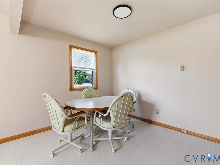 15219 Spruce Ave — Photo 10