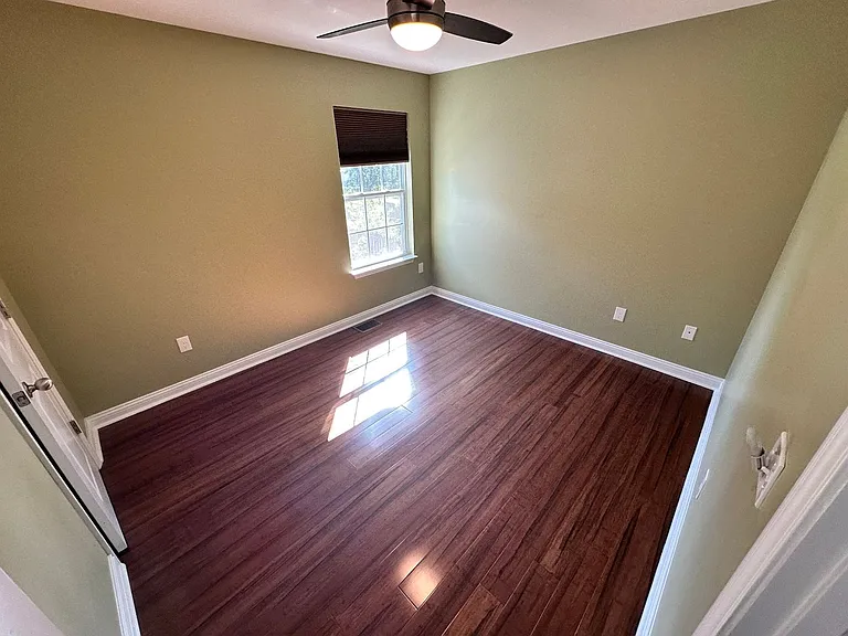 408 Cunningham Ln — Photo 21