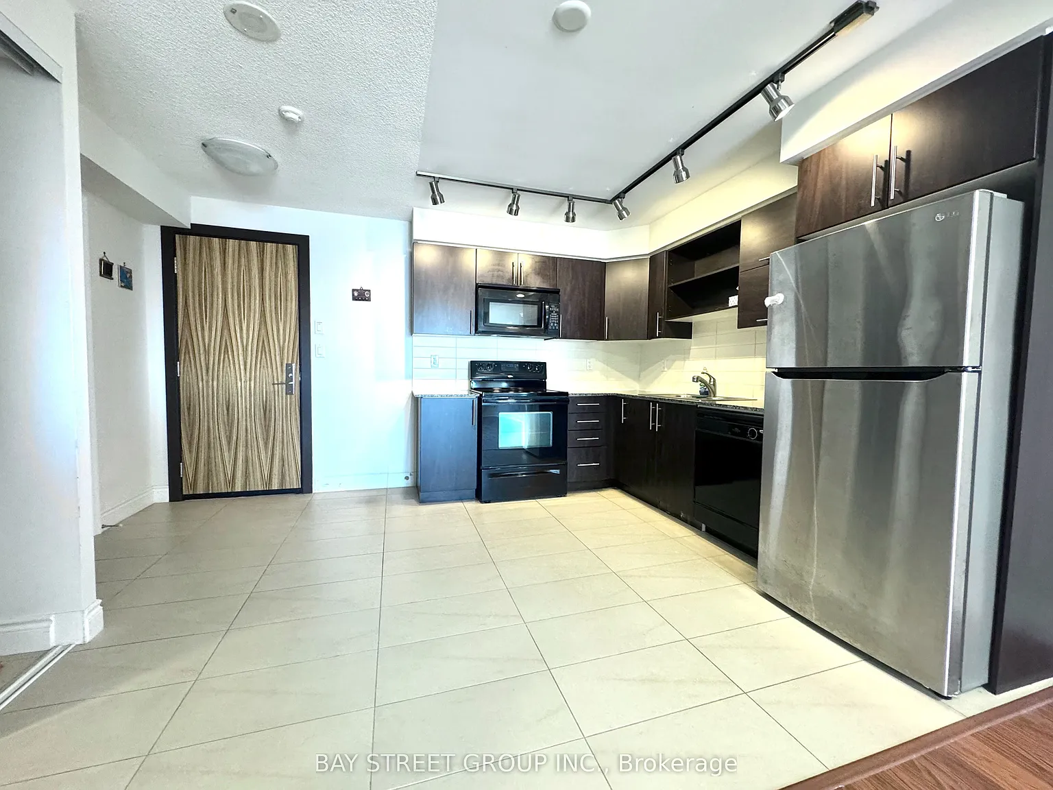 2 bed, $2,850 — Photo 3