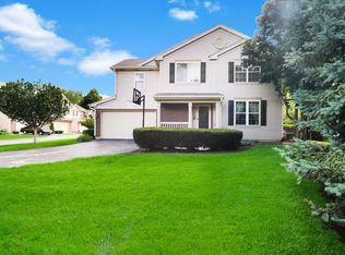 2451 Stonegate Rd, Algonquin, IL 60102