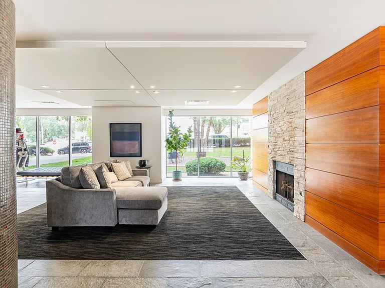 600 E 8th St #4D — Photo 17