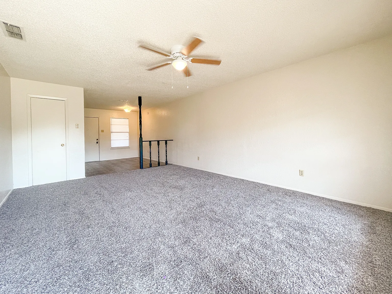 2 bed, 1.5 bath, 1113 sqft, $1,200 — Photo 3