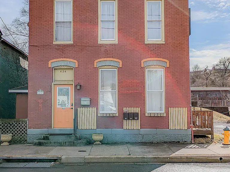 1 bed, $950 — Photo 1