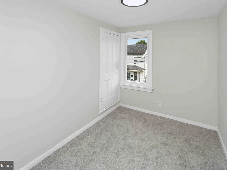 828 Mill St — Photo 16