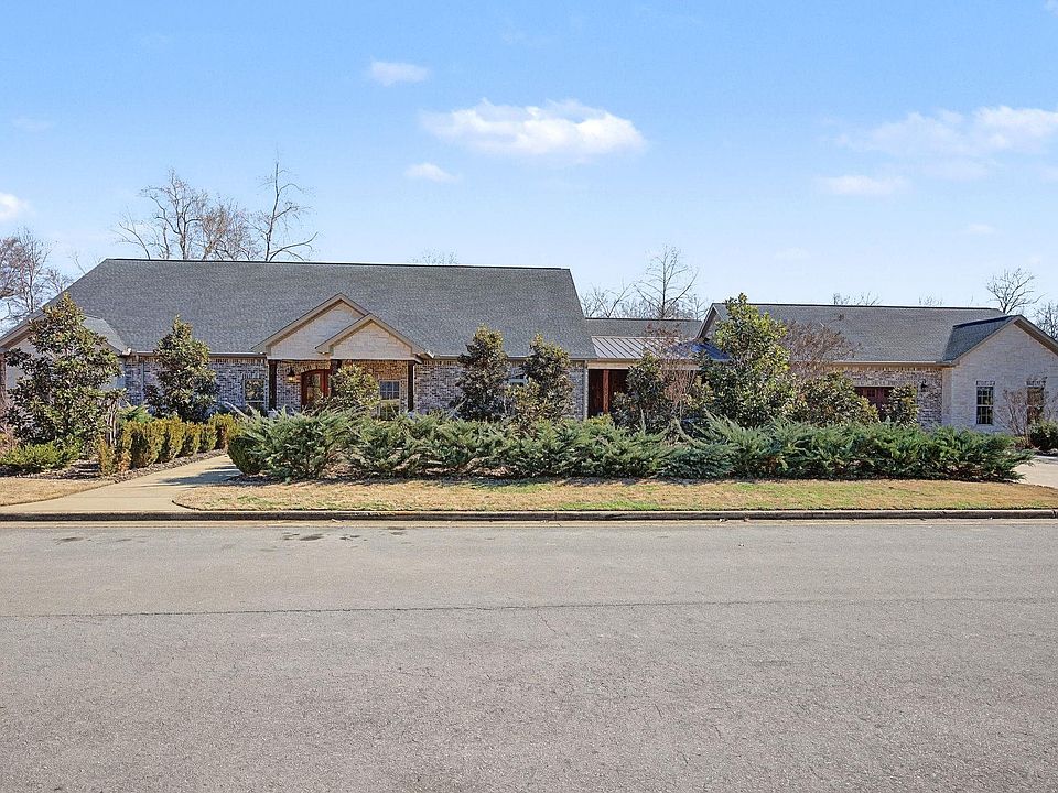 1st image of 105 Longleaf Way