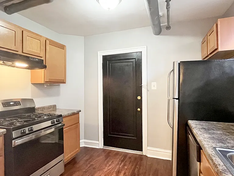 415-425 S. Taylor Ave. — Photo 23