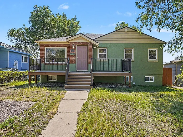 5050 Lincoln St — Photo 1