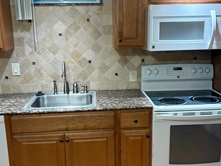 653 Beaver St — Photo 3