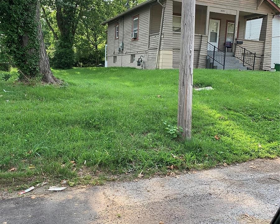 2nd image of 1621 Purdue Ave