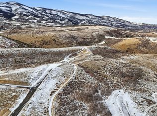 591 N Crestview Dr, Garden City, UT 84028