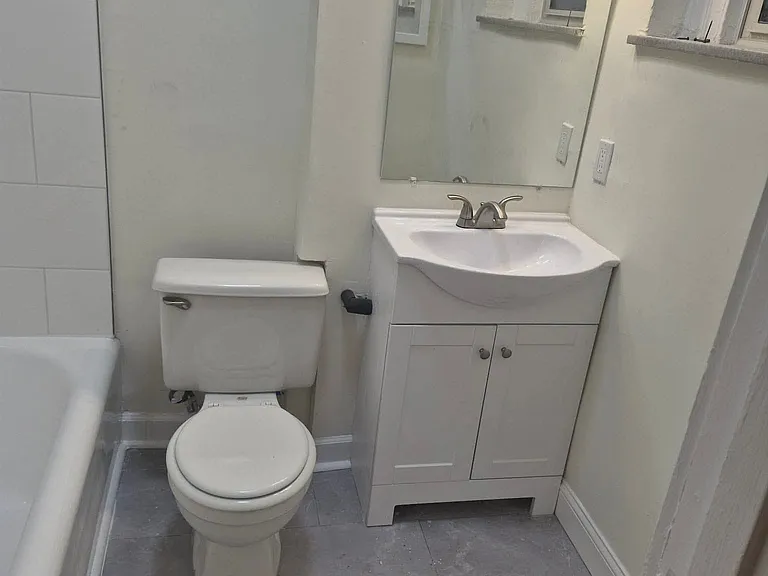 6301 N Rosebury Ave #1E — Photo 6