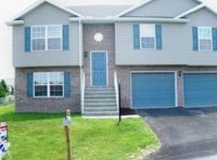 15 Locust Dr, Hanover, PA 17331