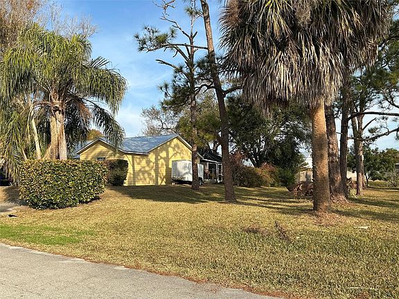 3rd image of 412 Mango Avenue