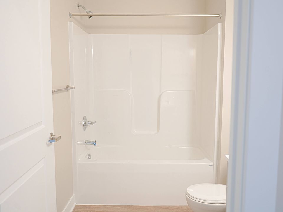 1st image of 2111 Heyboer Dr #2B-2BA