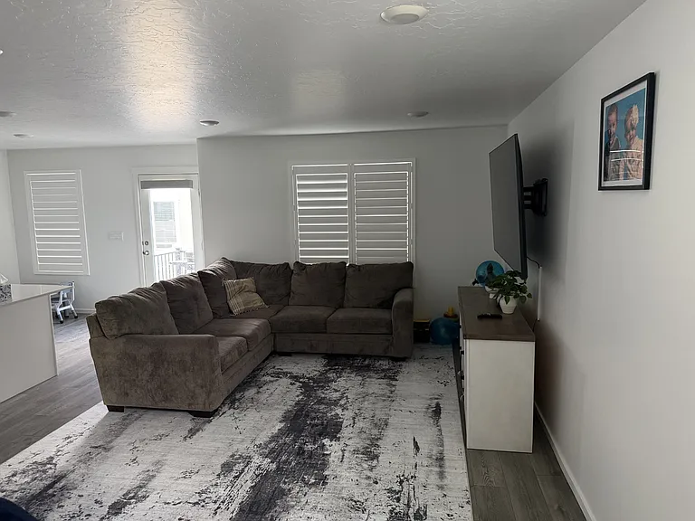 3826 S Landmark Ln — Photo 2