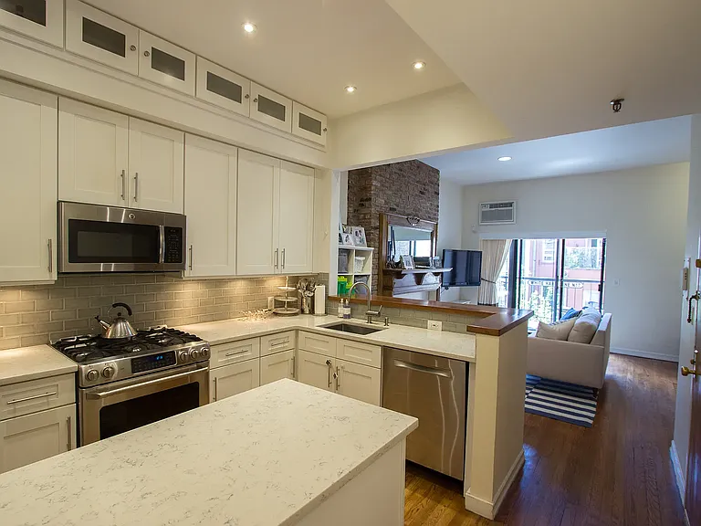334 W 89th St #3 — Photo 7