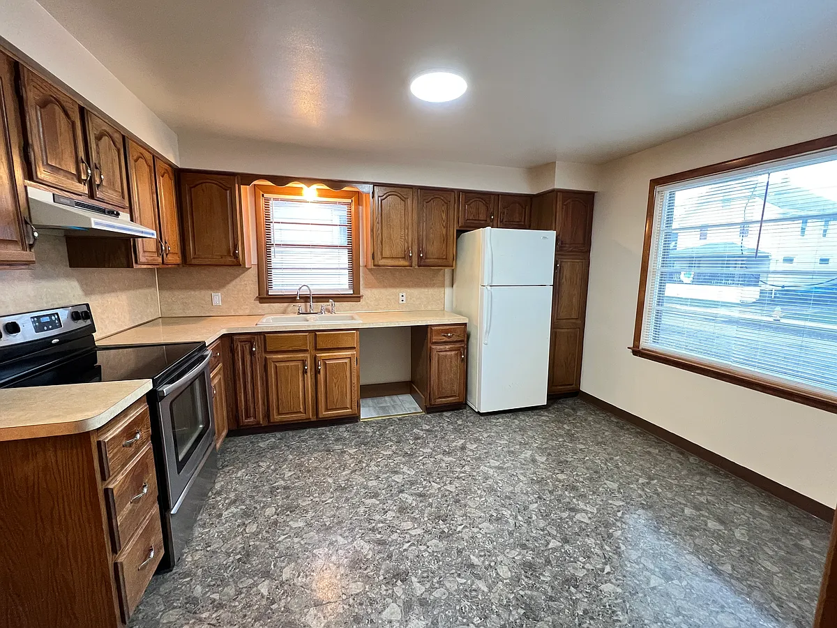Building Photo - 1187 Haeberle Ave #1