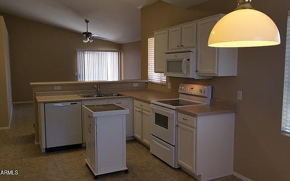 3rd image of 8860 E DARTMOUTH Street