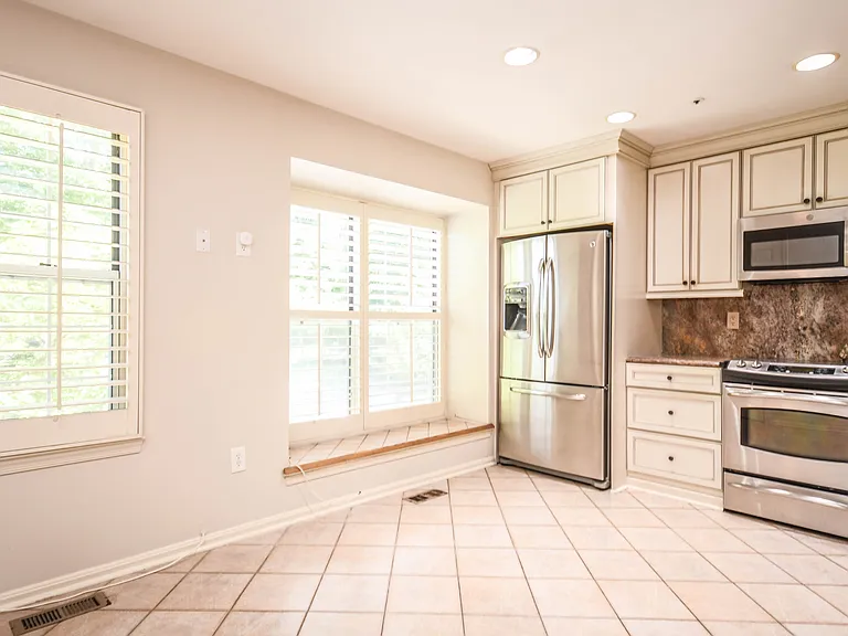 5918 Edson Ln — Photo 32