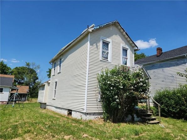 731 Hull St, Sharon, PA 16146