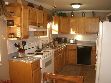 4th image of 171 Cherbourg Dr