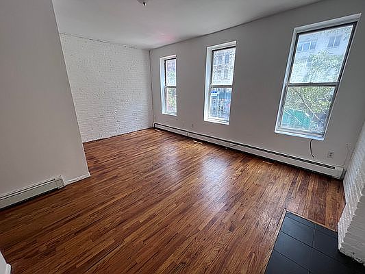 1st image of 546 3rd Ave APT 2