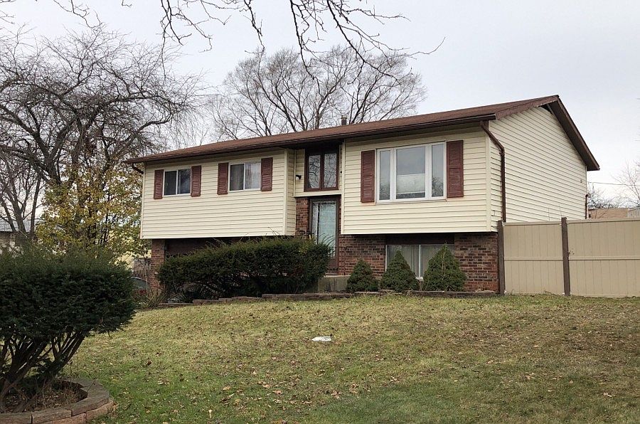 2nd image of 152 Balmoral Dr