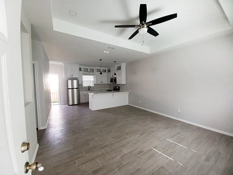 1630 Playa Dr #1 — Photo 7
