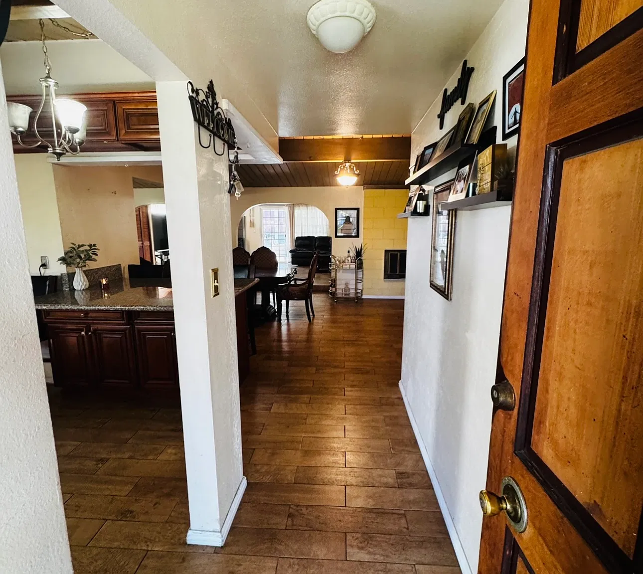 3 bed, 1.5 bath, 1596 sqft, $4,100 — Photo 4
