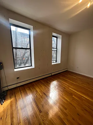 Rented by Standard Living Realty Inc | media 10