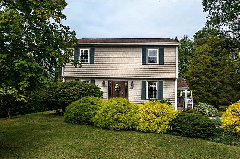 1st image of 39 Carrie Ann Dr