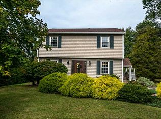 39 Carrie Ann Dr, Cranston, RI 02921