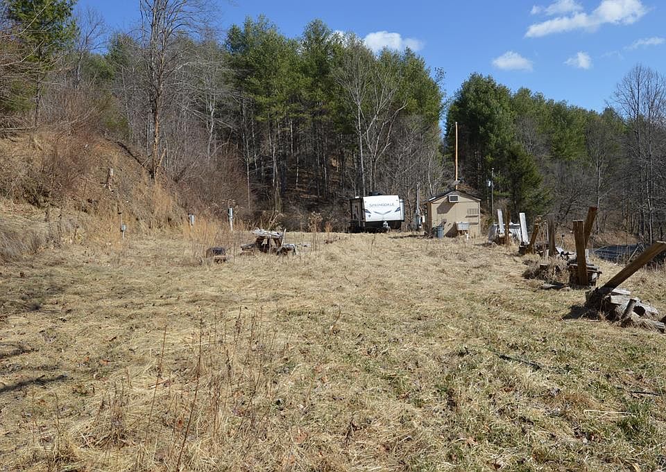 1st image of 1617 Pot Rock Rd