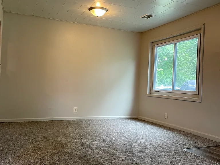 1017 Sherman Ave — Photo 9