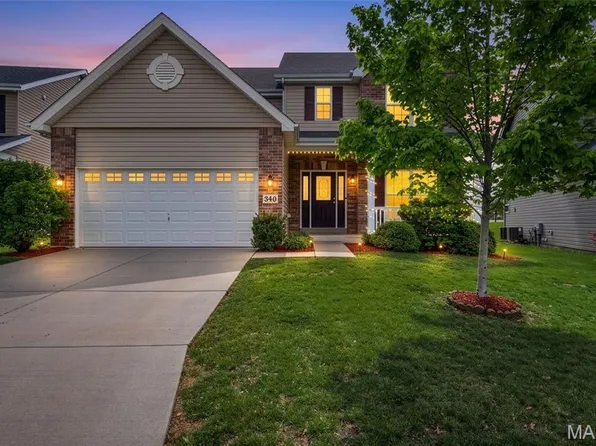 340 Cambridgeshire Ct, Saint Peters, MO 63376
