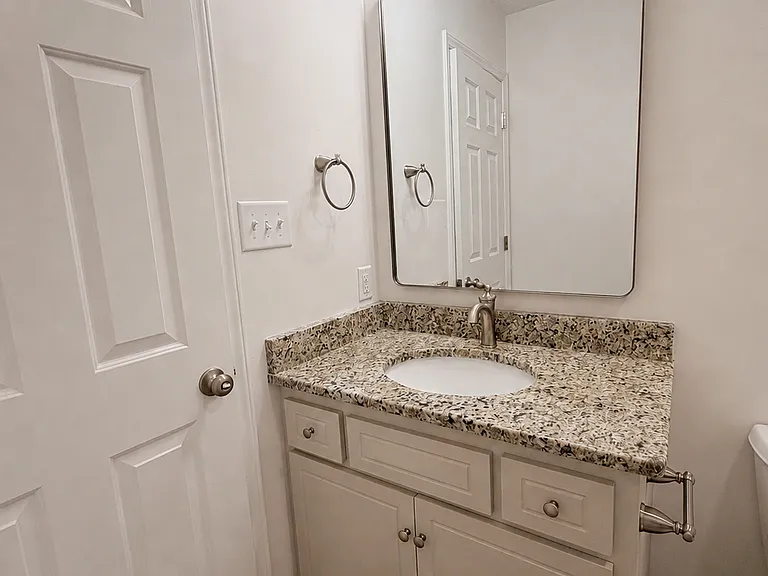 406 W Hooks River Rd #D — Photo 14