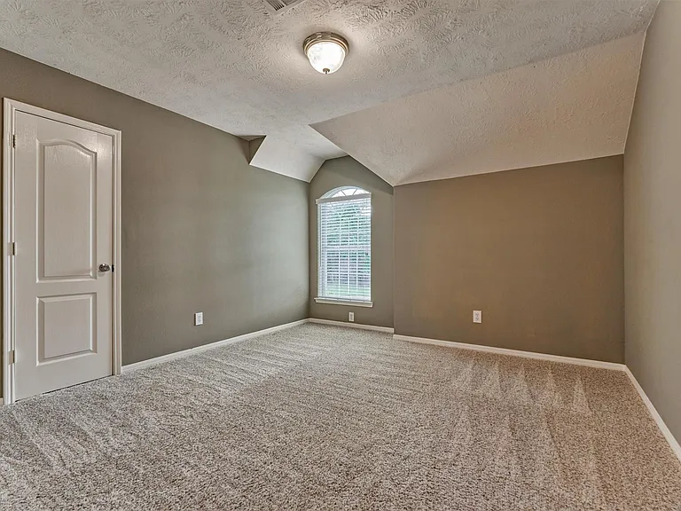 6615 Haughton Dr — Photo 35