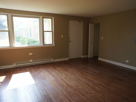 2nd image of 7630 1/2 N Milwaukee Ave APT 1B