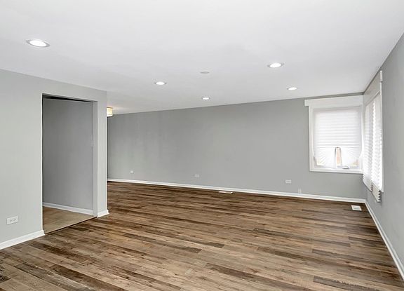 4th image of 177 Craig Dr W