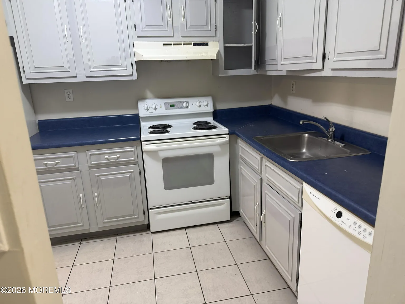 2 bed, $2,200 — Photo 4